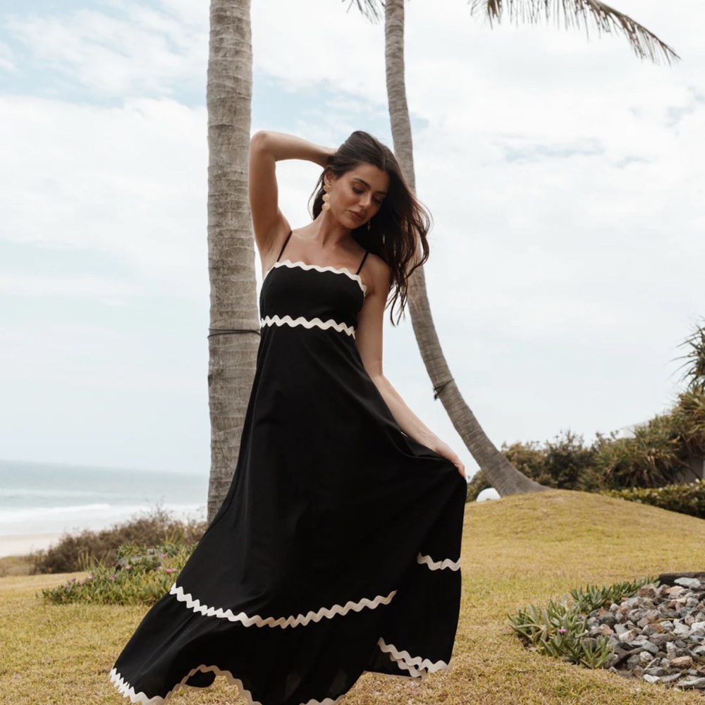 Petal & Pup YANA MAXI DRESS - BLACK CREAM - M